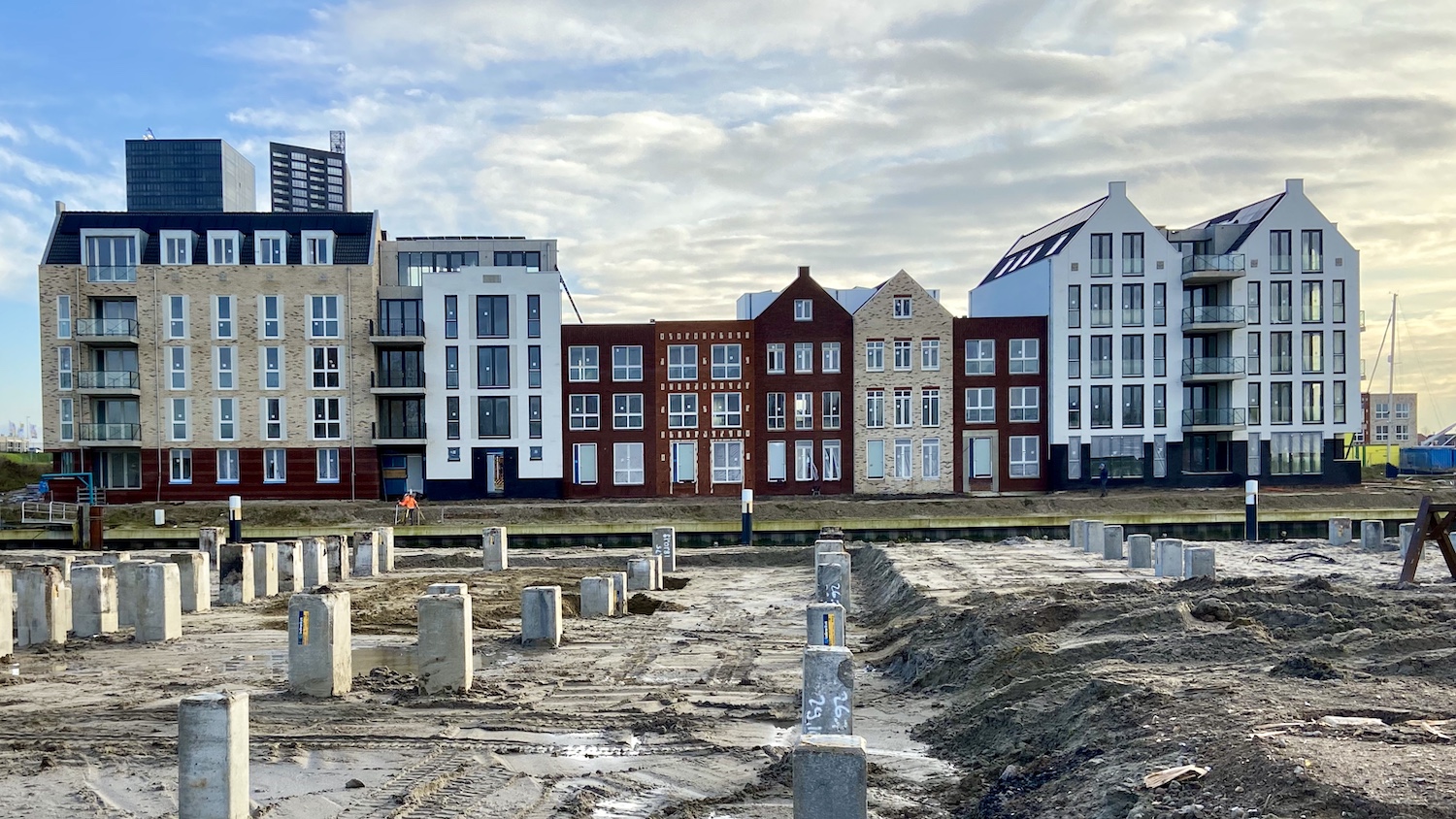 De Haven Spijkenisse heerlijk wonen terwijl het water tegen de kade